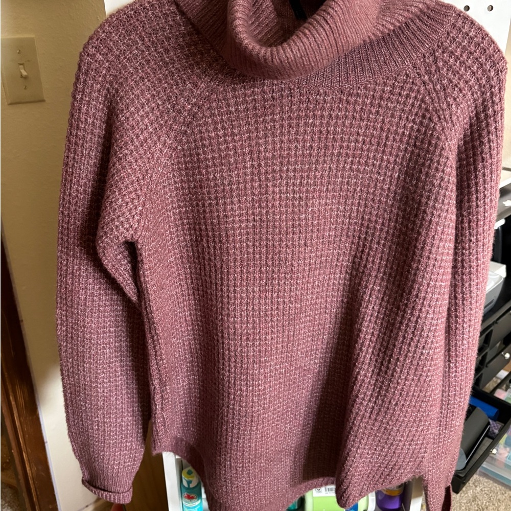 Cozy Turtleneck Waffle-Knit Sweater - Dusty Rose